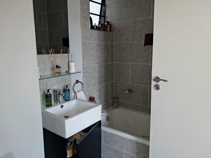 1 Bedroom Property for Sale in Ferndale Gauteng