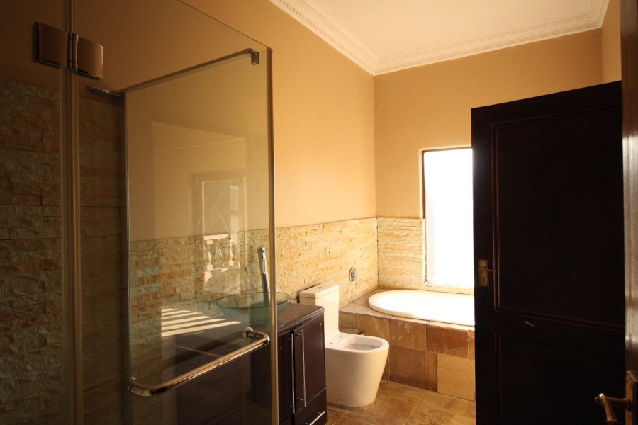 4 Bedroom Property for Sale in Blue Valley Golf Estate Gauteng