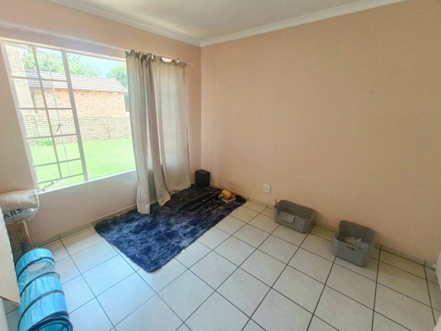 3 Bedroom Property for Sale in Rooihuiskraal Gauteng