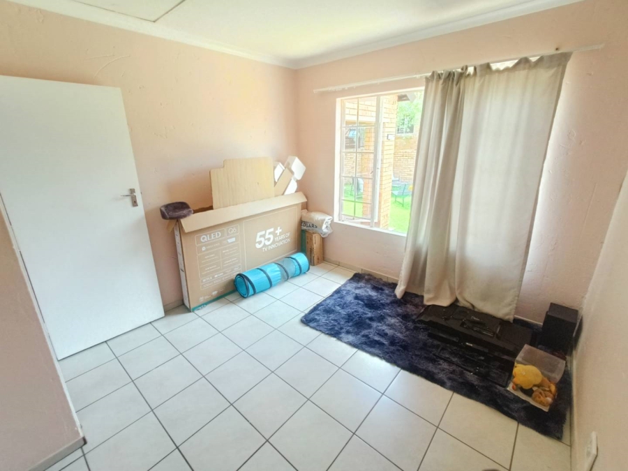 3 Bedroom Property for Sale in Rooihuiskraal Gauteng