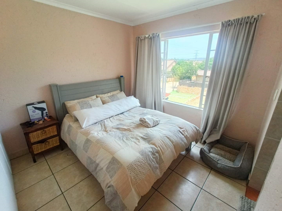 3 Bedroom Property for Sale in Rooihuiskraal Gauteng