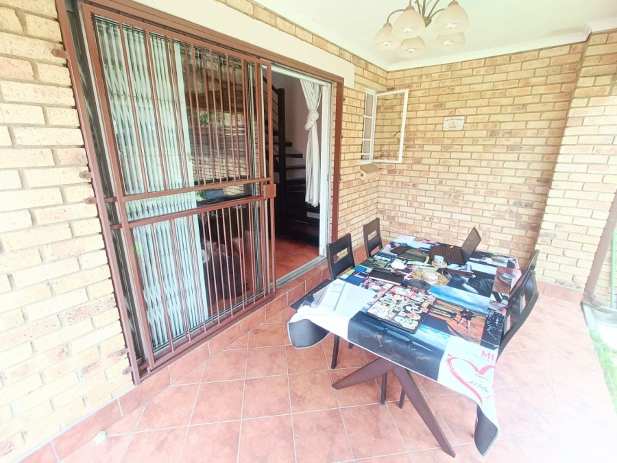3 Bedroom Property for Sale in Rooihuiskraal Gauteng