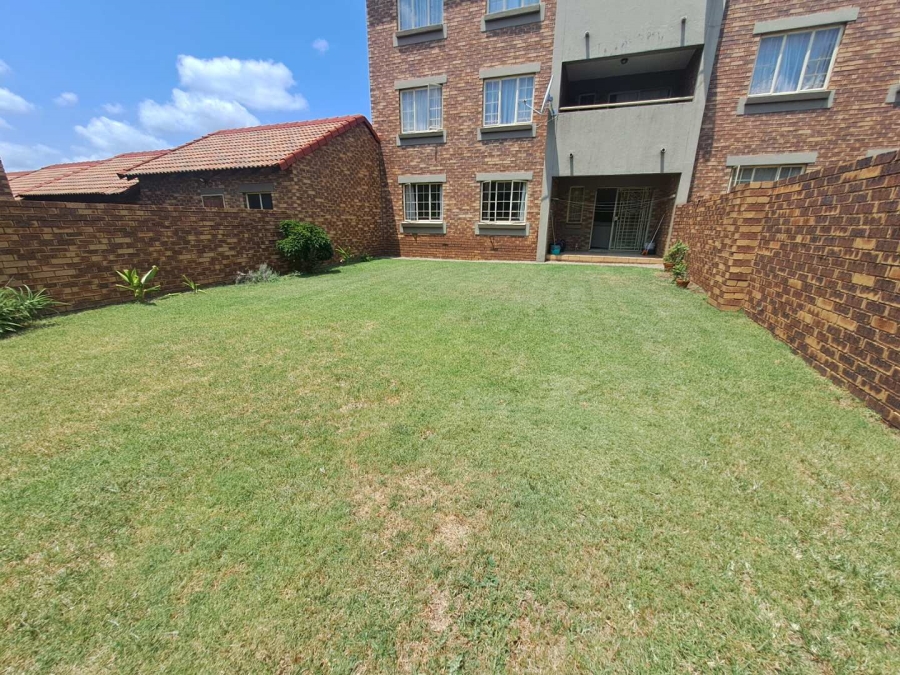 2 Bedroom Property for Sale in Eco Park Gauteng