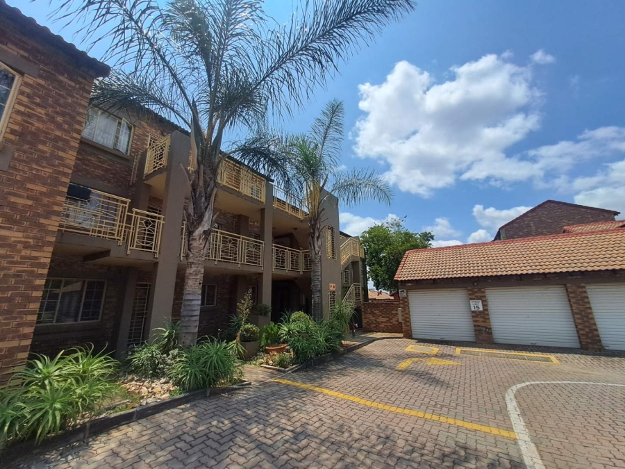 2 Bedroom Property for Sale in Eco Park Gauteng