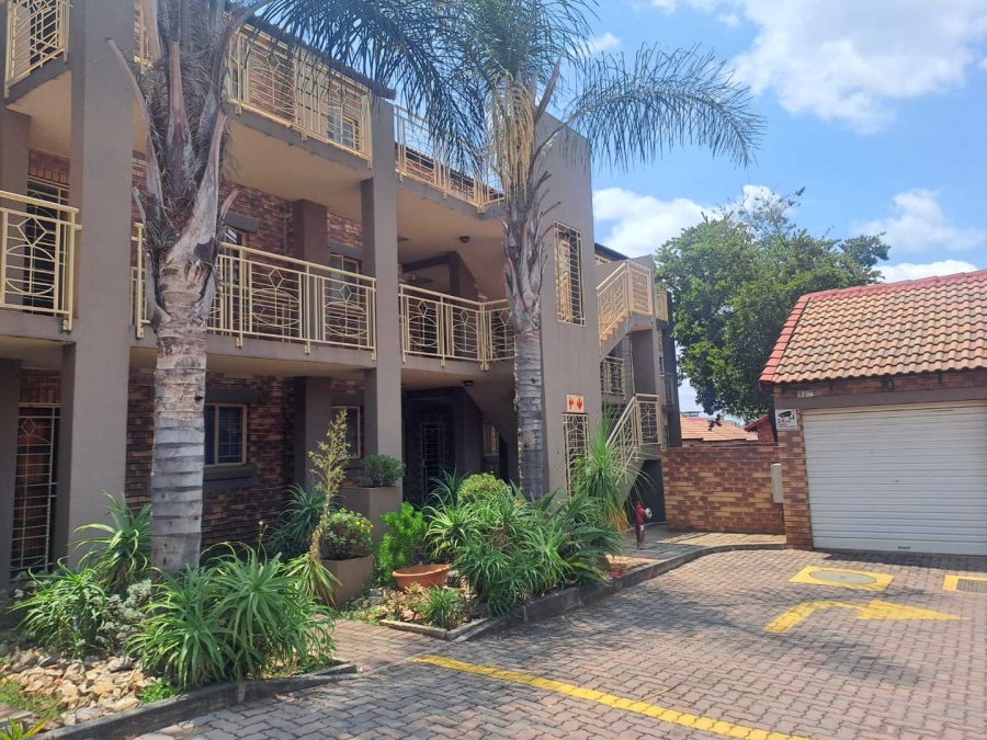 2 Bedroom Property for Sale in Eco Park Gauteng