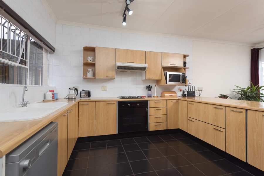 4 Bedroom Property for Sale in Brackendowns Gauteng