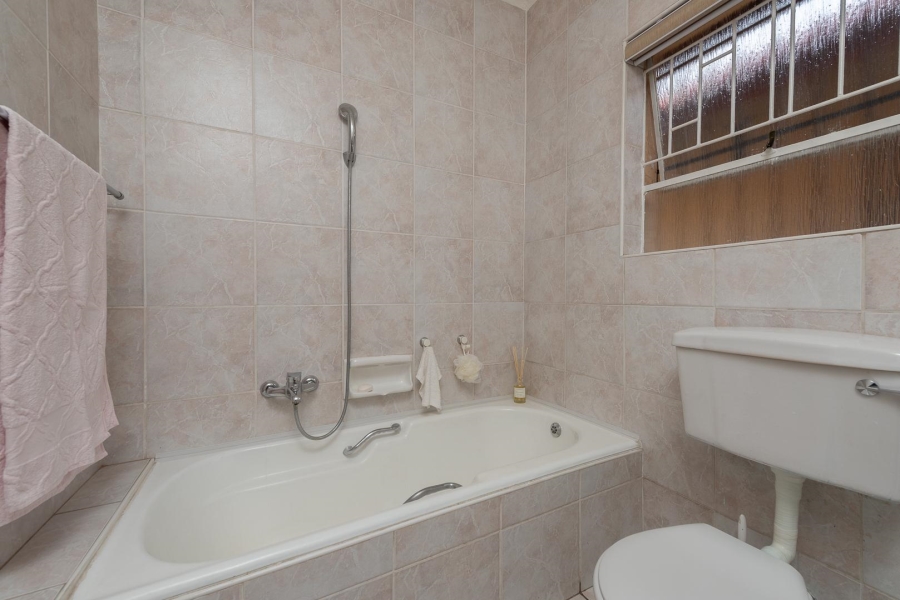 4 Bedroom Property for Sale in Brackendowns Gauteng