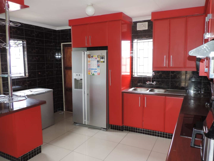 3 Bedroom Property for Sale in Albertsdal Gauteng