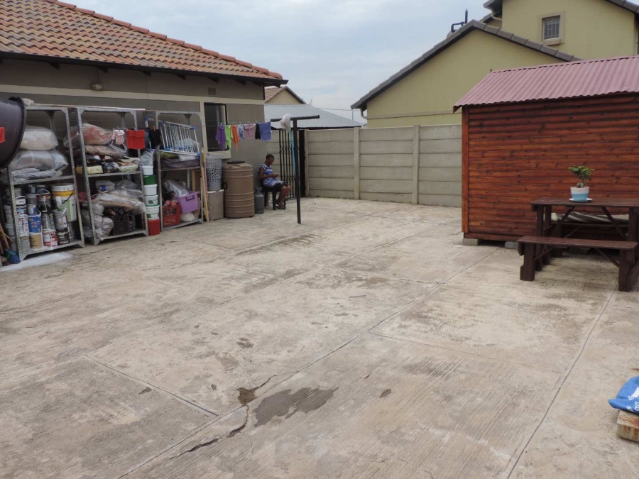 3 Bedroom Property for Sale in Albertsdal Gauteng
