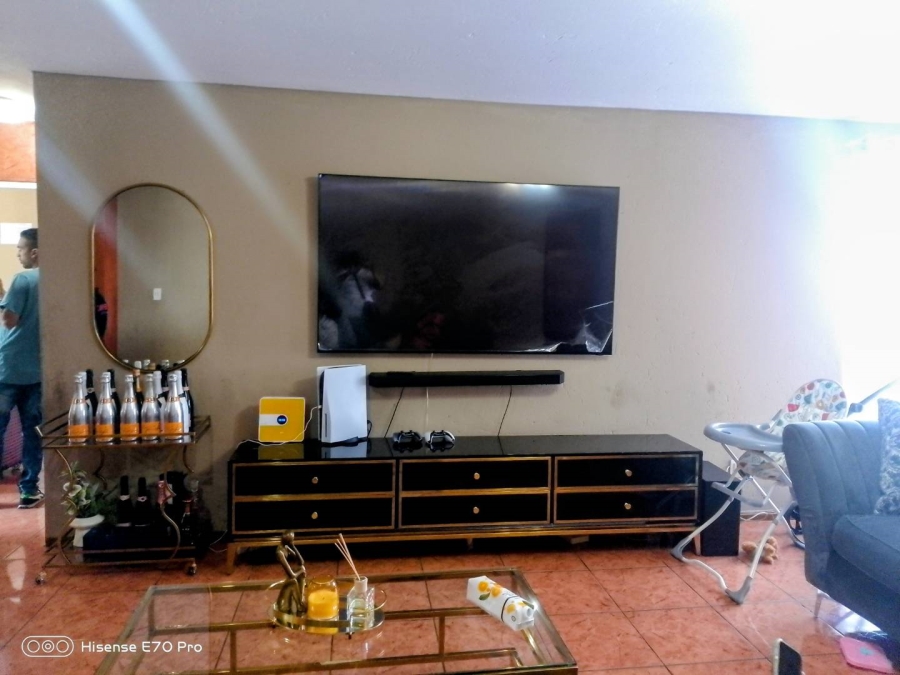 2 Bedroom Property for Sale in Ridgeway Gauteng