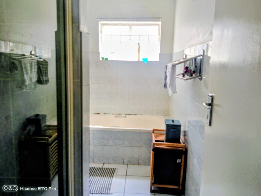 2 Bedroom Property for Sale in Ridgeway Gauteng