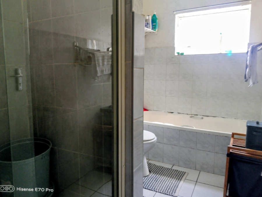 2 Bedroom Property for Sale in Ridgeway Gauteng