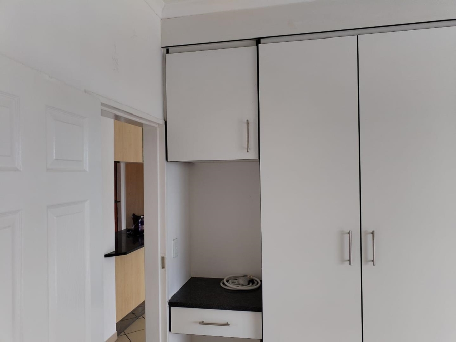 2 Bedroom Property for Sale in Winchester Hills Gauteng