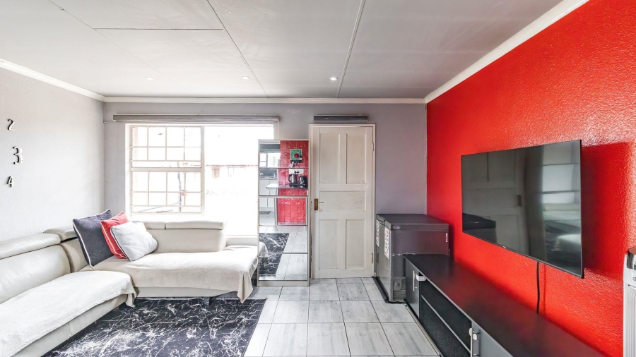 2 Bedroom Property for Sale in Lakefield Gauteng