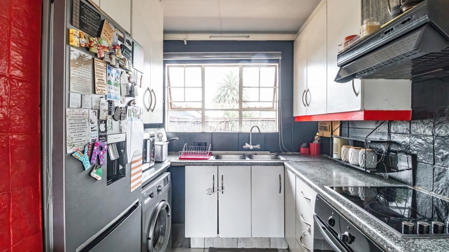 2 Bedroom Property for Sale in Lakefield Gauteng