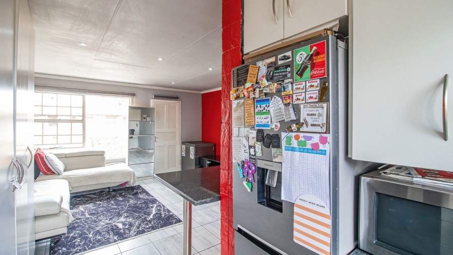 2 Bedroom Property for Sale in Lakefield Gauteng