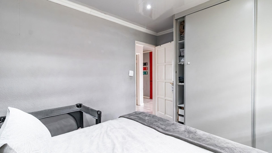 2 Bedroom Property for Sale in Lakefield Gauteng