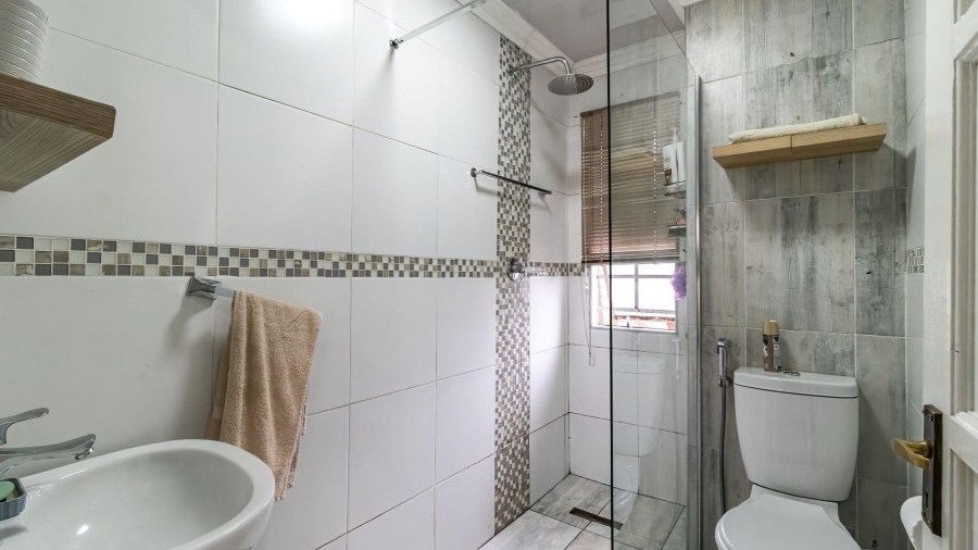 2 Bedroom Property for Sale in Lakefield Gauteng