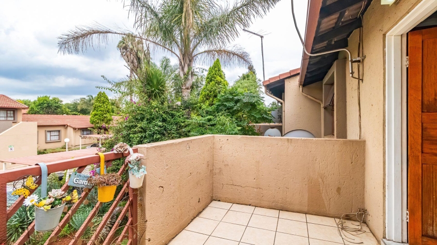 2 Bedroom Property for Sale in Lakefield Gauteng