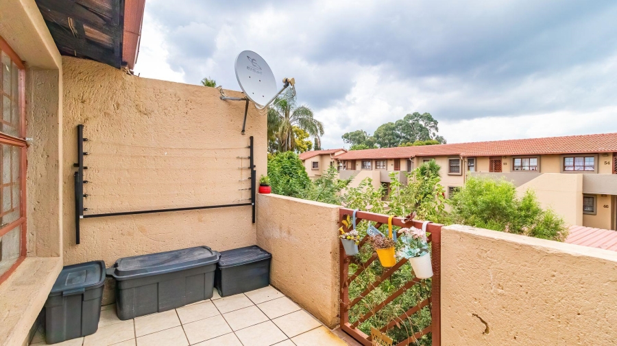 2 Bedroom Property for Sale in Lakefield Gauteng