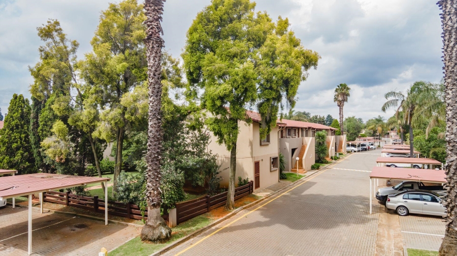 2 Bedroom Property for Sale in Lakefield Gauteng