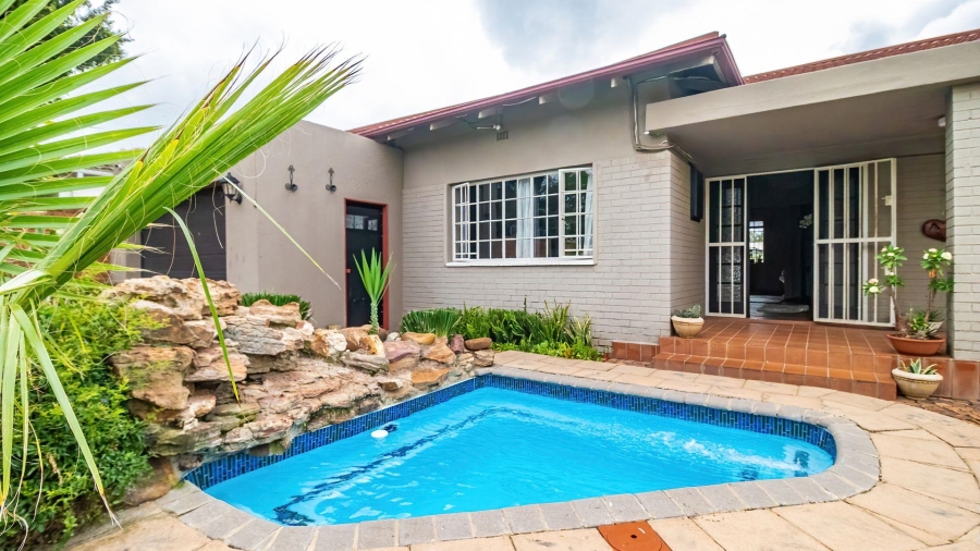 3 Bedroom Property for Sale in Airfield Gauteng