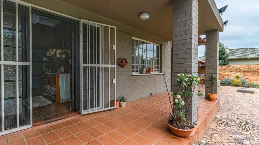 3 Bedroom Property for Sale in Airfield Gauteng