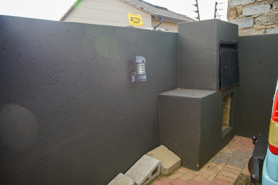 3 Bedroom Property for Sale in Witpoortjie Gauteng