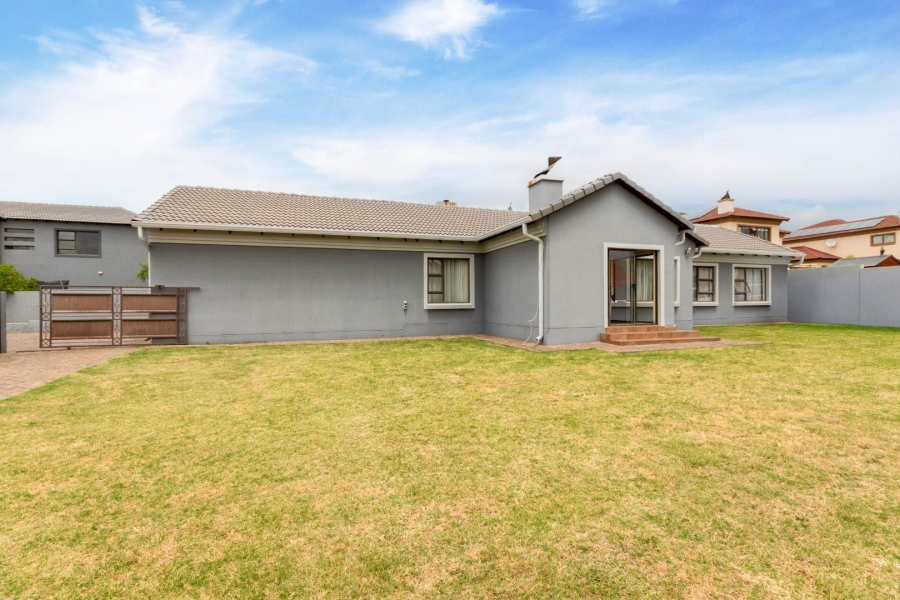 3 Bedroom Property for Sale in Rua Vista Gauteng