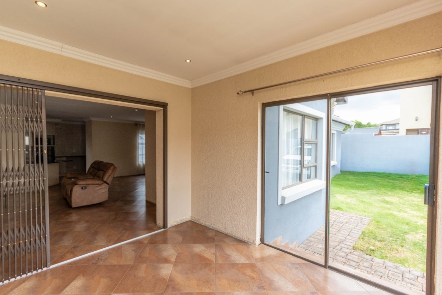 3 Bedroom Property for Sale in Rua Vista Gauteng