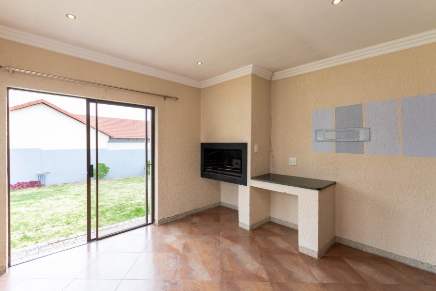 3 Bedroom Property for Sale in Rua Vista Gauteng