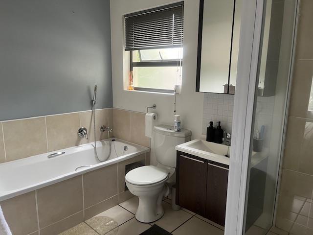 To Let 1 Bedroom Property for Rent in Lonehill Gauteng