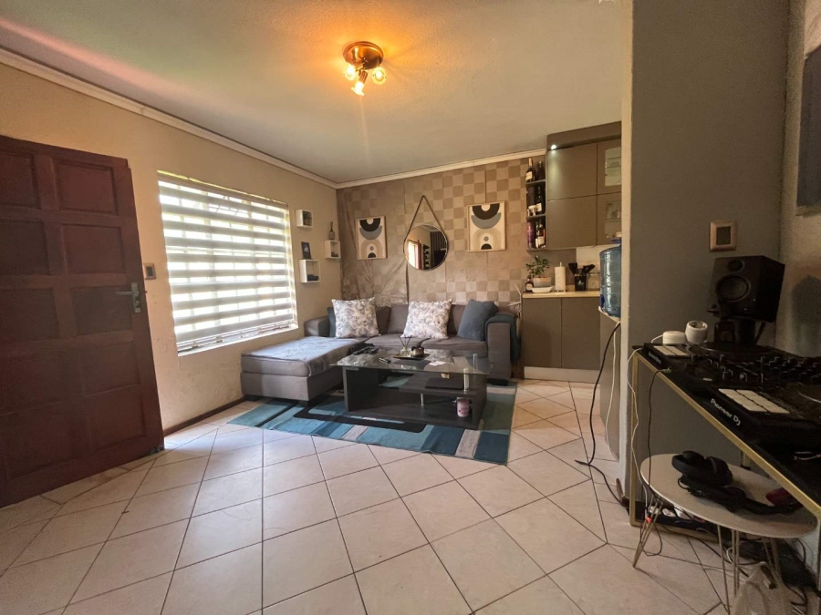 2 Bedroom Property for Sale in Roodepoort West Gauteng