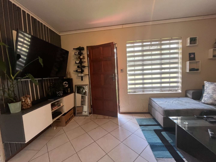 2 Bedroom Property for Sale in Roodepoort West Gauteng