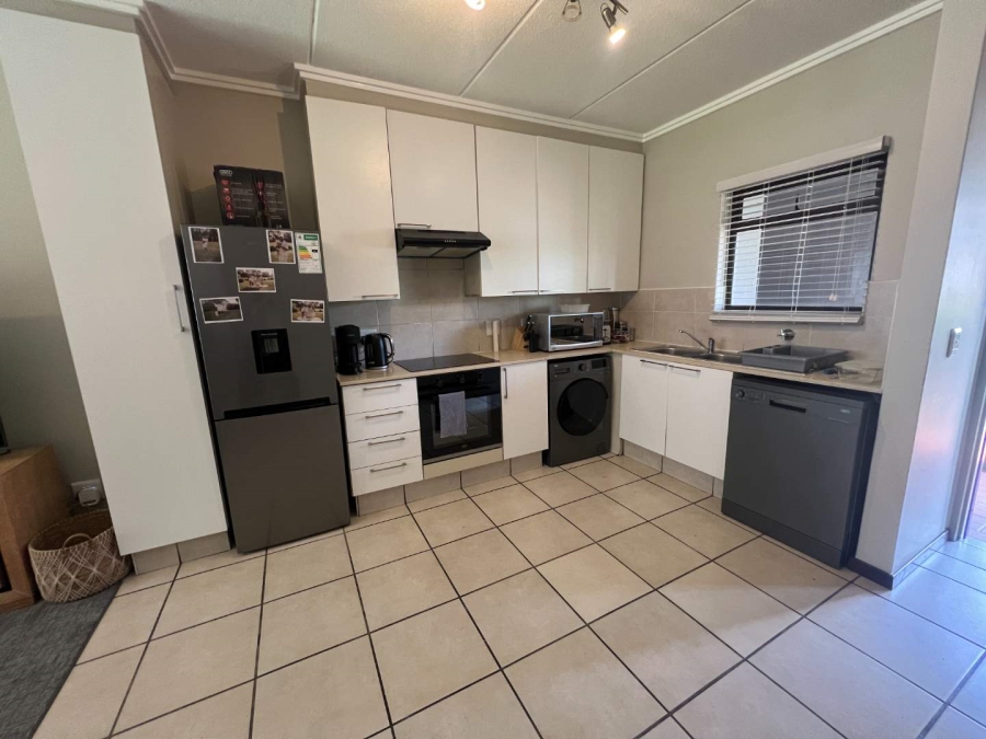 2 Bedroom Property for Sale in Bryanston Gauteng