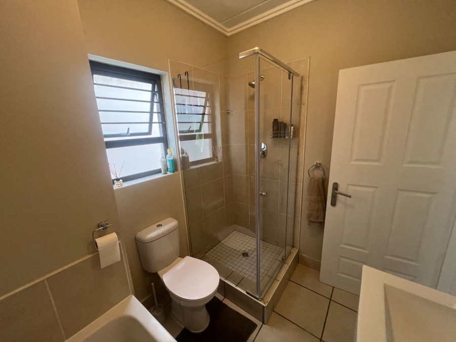 2 Bedroom Property for Sale in Bryanston Gauteng