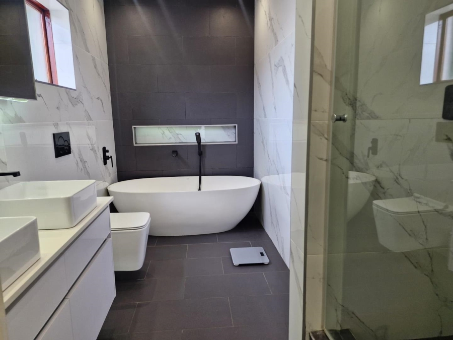 2 Bedroom Property for Sale in Strathavon Gauteng