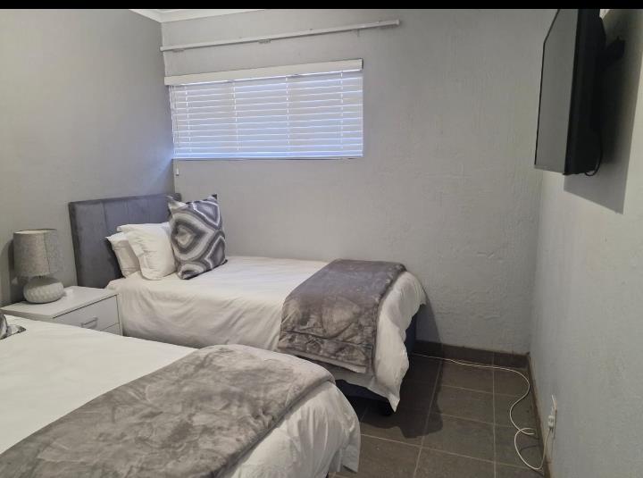 2 Bedroom Property for Sale in Strathavon Gauteng