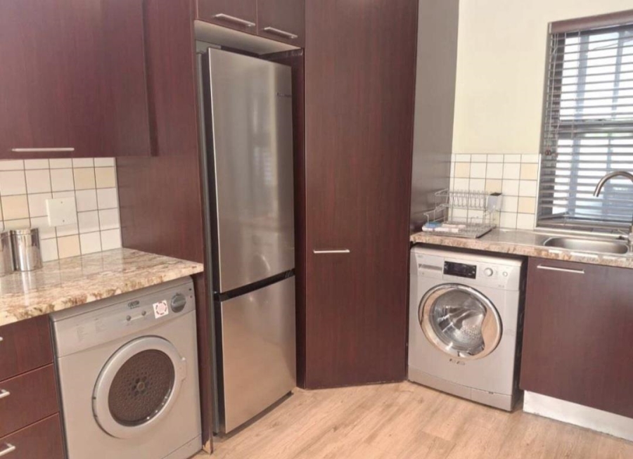 To Let 2 Bedroom Property for Rent in Benmore Gauteng