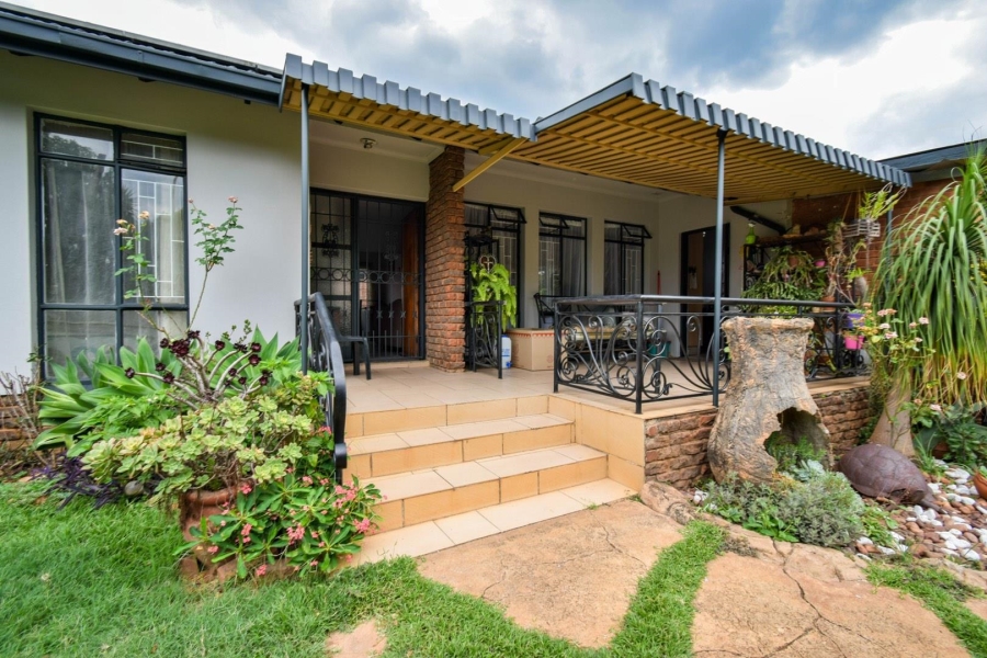 5 Bedroom Property for Sale in Magalieskruin Gauteng