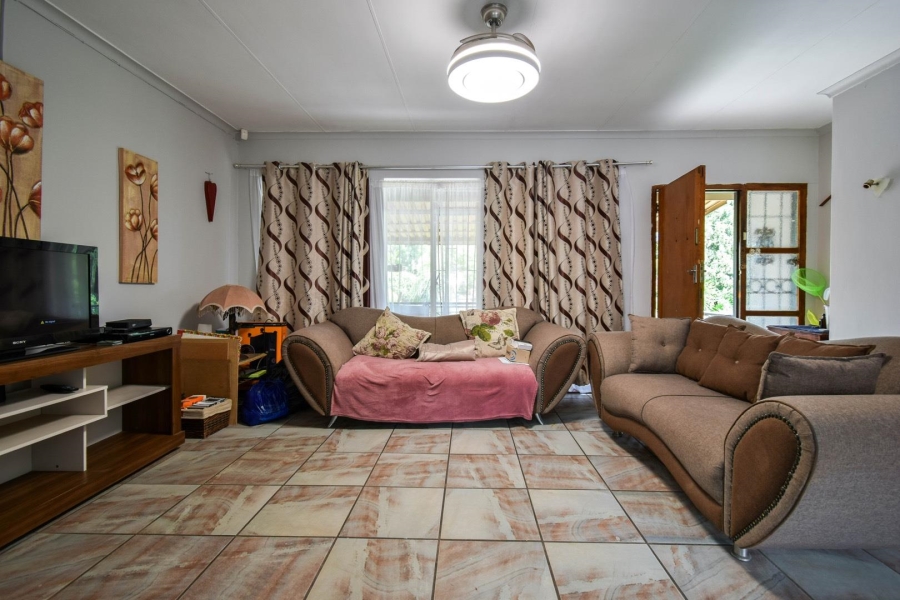 5 Bedroom Property for Sale in Magalieskruin Gauteng