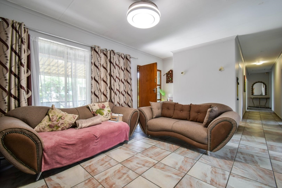 5 Bedroom Property for Sale in Magalieskruin Gauteng