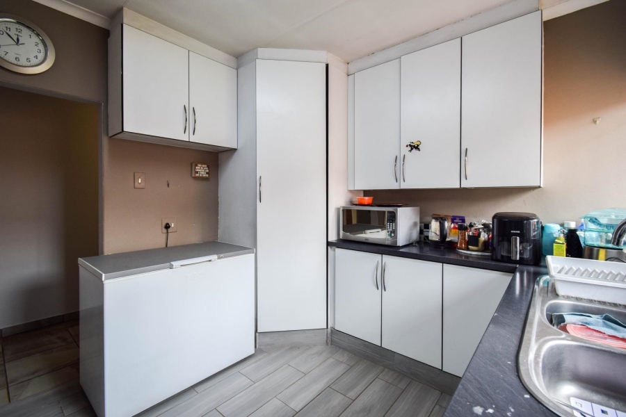 5 Bedroom Property for Sale in Magalieskruin Gauteng