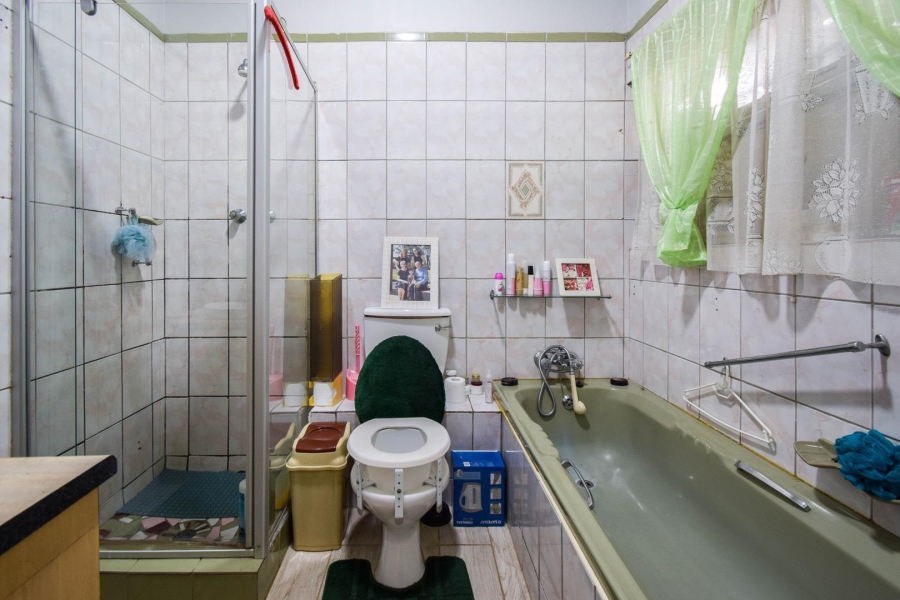 5 Bedroom Property for Sale in Magalieskruin Gauteng