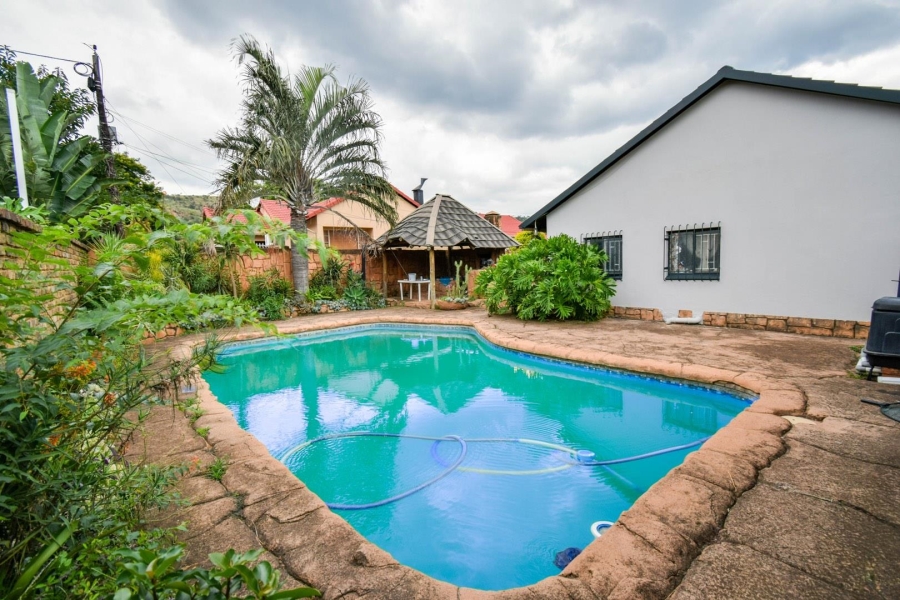 5 Bedroom Property for Sale in Magalieskruin Gauteng