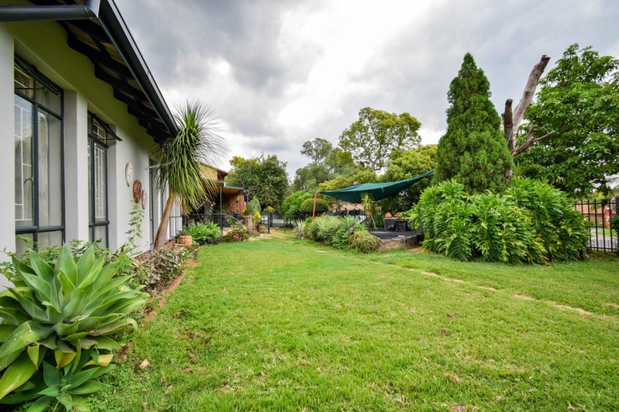 5 Bedroom Property for Sale in Magalieskruin Gauteng