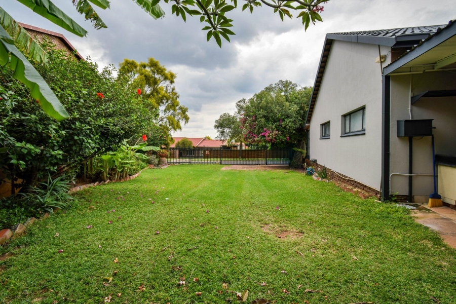 5 Bedroom Property for Sale in Magalieskruin Gauteng