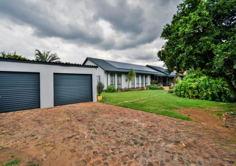 5 Bedroom Property for Sale in Magalieskruin Gauteng