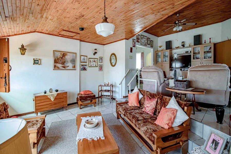 4 Bedroom Property for Sale in Kloofsig Gauteng