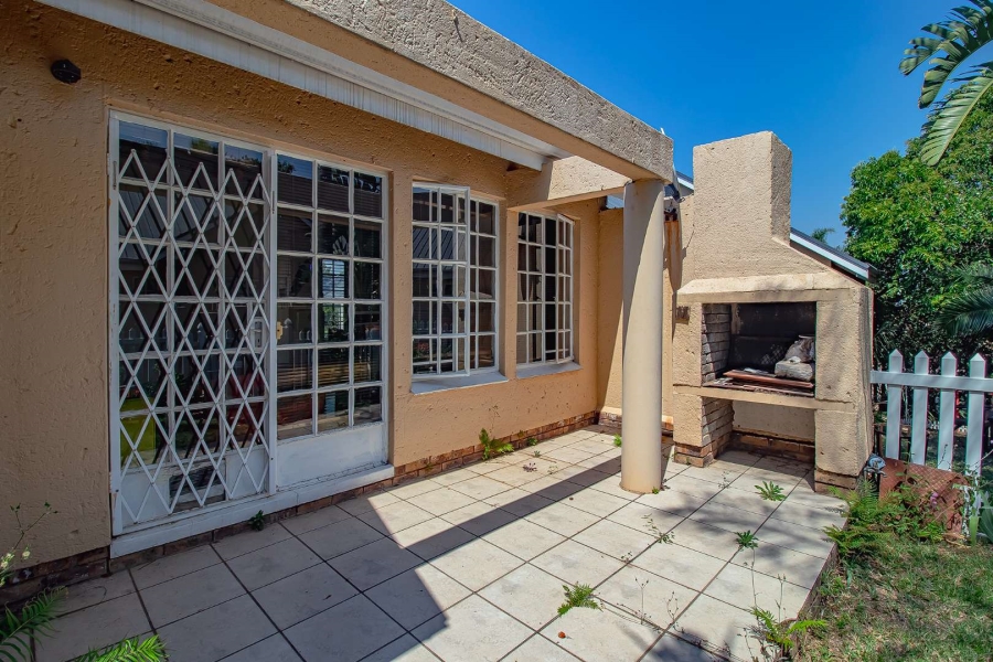 2 Bedroom Property for Sale in The Reeds Gauteng